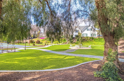 Photo 25 - The Riesling Retreat by Avantstay Estate w/ Pool, Hottub, Putting Green & Pickle Ball Court