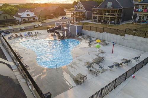 Photo 37 - Ingallview at Branson Cove - Indoor Pool