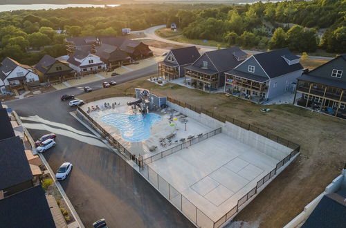 Photo 39 - Ingallview at Branson Cove - Indoor Pool