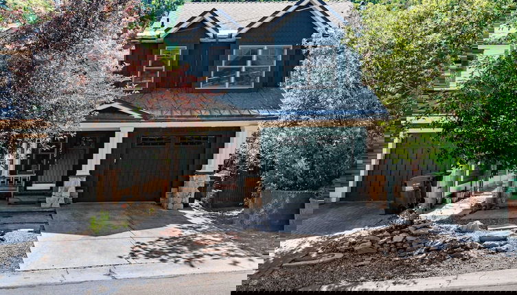 Foto 1 - Red Hawk by Avantstay Charming Cabin w/ Theatre & Spa 5mins to Deer Valley Mtn