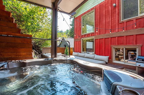 Photo 20 - Red Hawk by Avantstay Charming Cabin w/ Theatre & Spa 5mins to Deer Valley Mtn