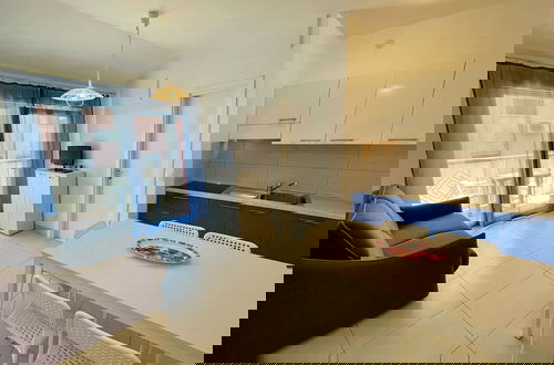 Photo 5 - Refurbished Flat in a Residential Area