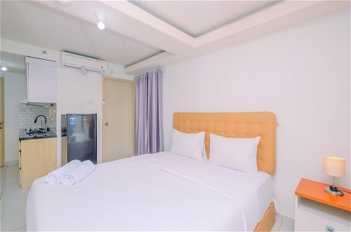 Photo 3 - Warm And Comfortable Studio At Amethyst Apartment