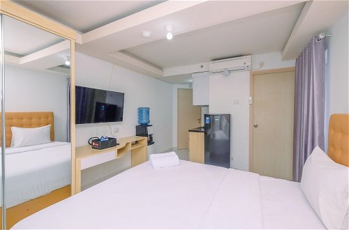 Photo 7 - Warm And Comfortable Studio At Amethyst Apartment