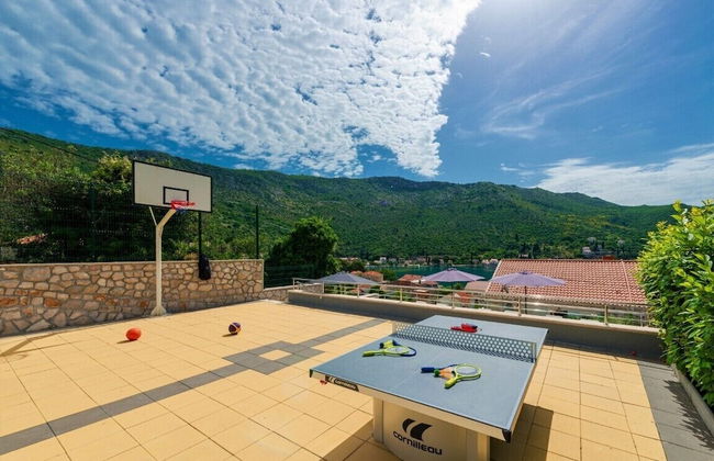 Holiday Home with Private heated Pool, Sea view & Basketball Court - Foto 38