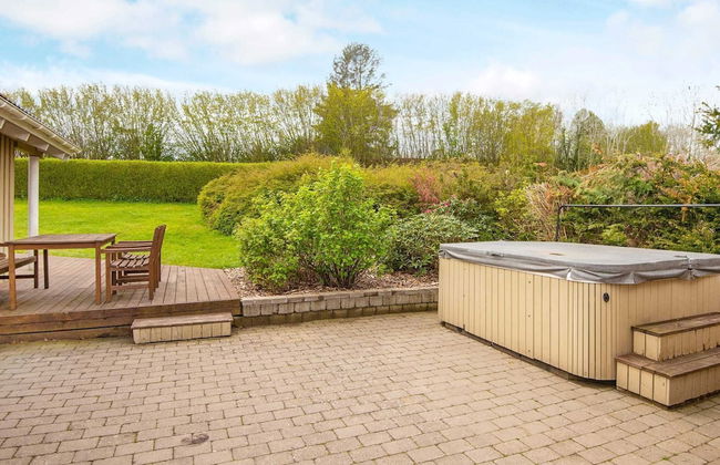 8 Person Holiday Home in Hejls - Foto 24