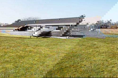 Photo 20 - 6 Person Holiday Home in Oksbol
