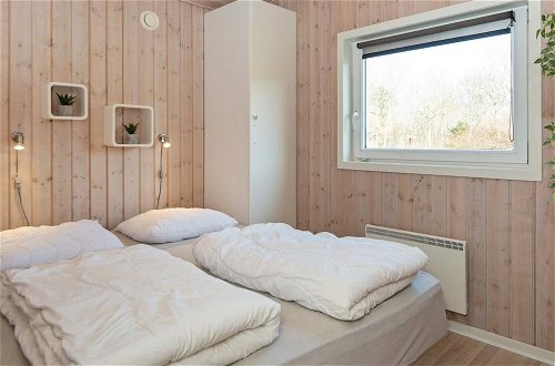 Photo 10 - 6 Person Holiday Home in Oksbol