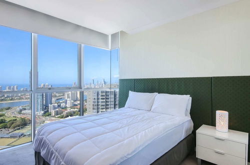 Photo 9 - Spacious 3 Bedroom Apartment on the 39th Floor With Pool