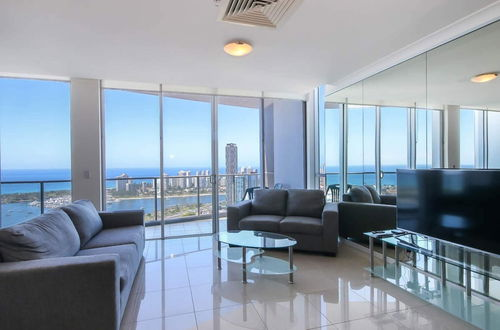 Photo 6 - Spacious 3 Bedroom Apartment on the 39th Floor With Pool