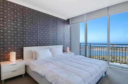 Foto 2 - Spacious 3 Bedroom Apartment on the 39th Floor With Pool