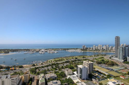 Foto 14 - Spacious 3 Bedroom Apartment on the 39th Floor With Pool