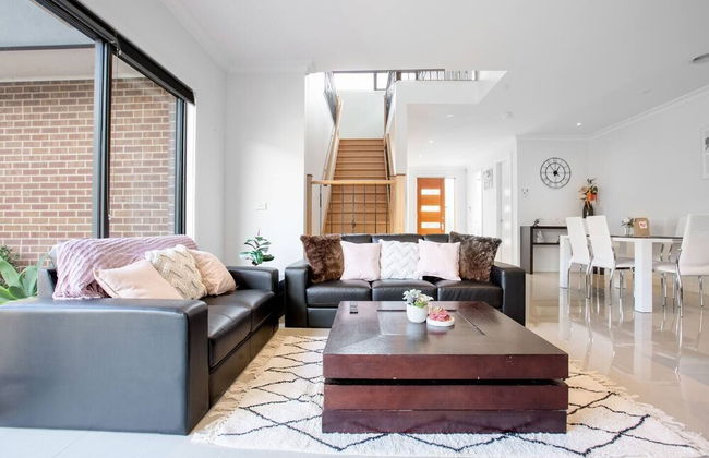 Stunning 3beds Near Knox Shopping Centro@wantirna - Photo 1