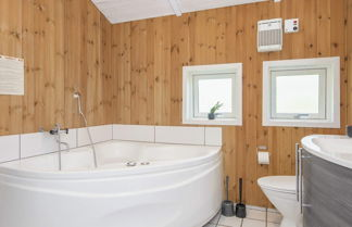 Photo 2 - Modern Holiday Home in Glesborg with Hot Tub & Sauna