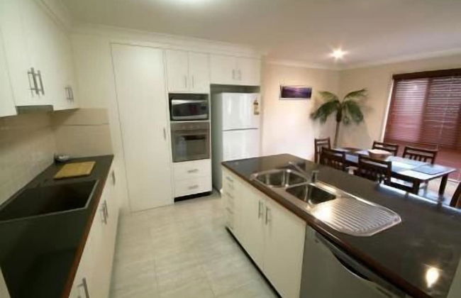 Annand Mews Serviced Apartments - Photo 5