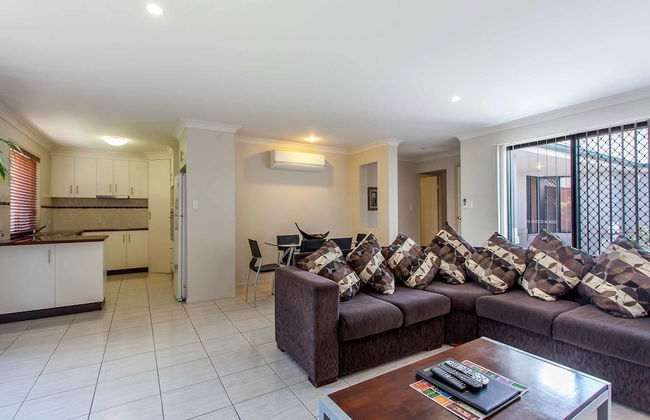 Annand Mews Serviced Apartments - Photo 4