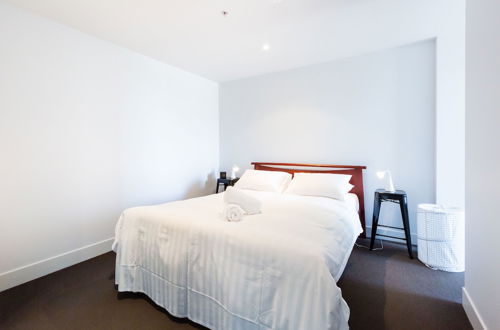 Photo 3 - ERICA, 2BDR South Yarra Apartment