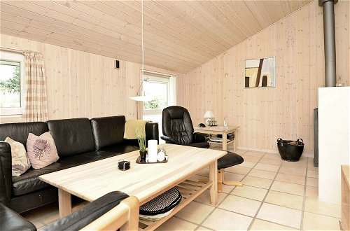 Photo 5 - 6 Person Holiday Home in Oksbol