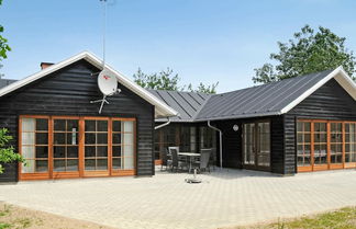 Photo 1 - 6 Person Holiday Home in Blavand