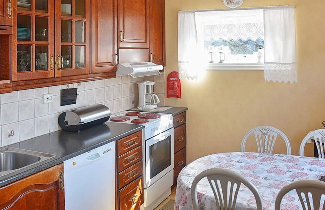 4 Person Holiday Home in Selje - Photo 4