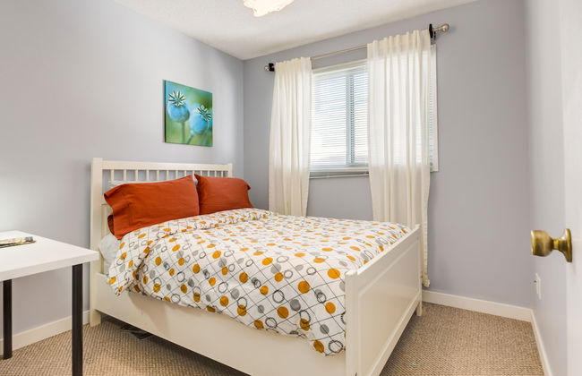 Superb 3BR mins to DT SAIT - Foto 9