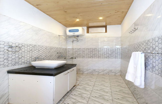 OYO 12170 Home Rustic Villa Kasauli - Foto 10