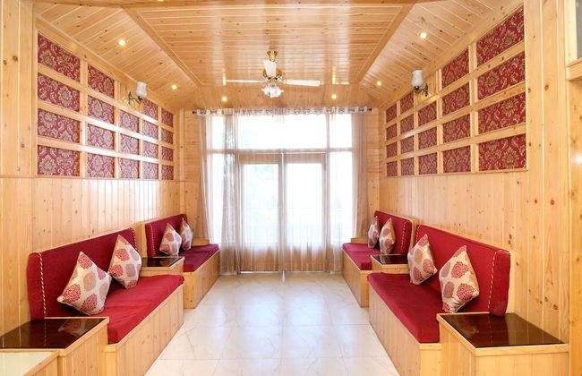 OYO 12170 Home Rustic Villa Kasauli - Foto 16