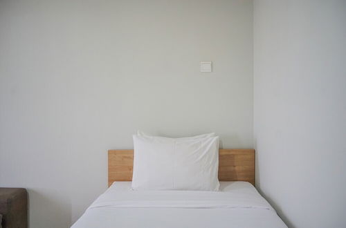 Photo 2 - Minimalist Studio at Beverly 90210 Apartment