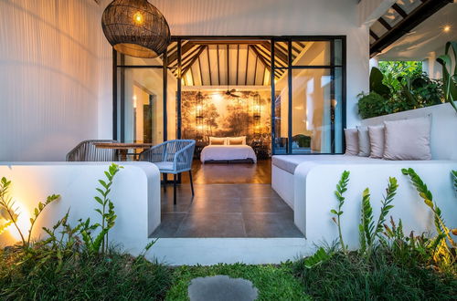 Foto 15 - Splendid Private Villa, 4 BR, Canggu With Staff