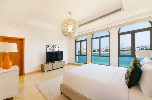Foto 62 - Luxury Villa w Dramatic Vw Private Beach Pool