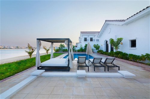 Foto 47 - Luxury Villa w Dramatic Vw Private Beach Pool