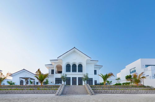 Photo 46 - Luxury Villa w Dramatic Vw Private Beach Pool