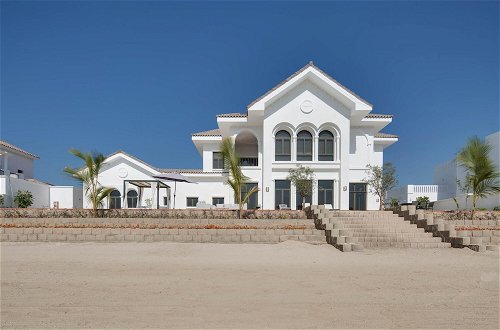 Foto 45 - Luxury Villa w Dramatic Vw Private Beach Pool
