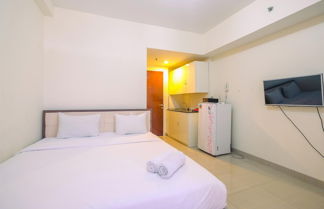 Photo 3 - Cozy Living Studio Apartment Taman Melati near Universitas Indonesia