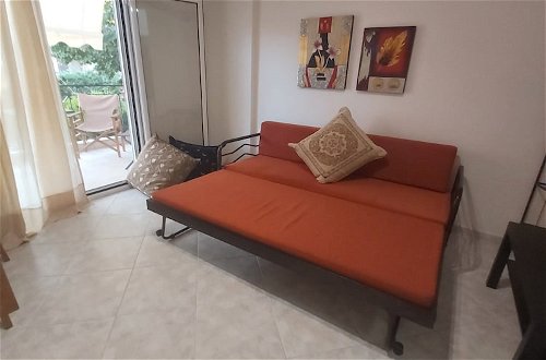 Photo 10 - Captivating 1-bed Apartment in Kallithea