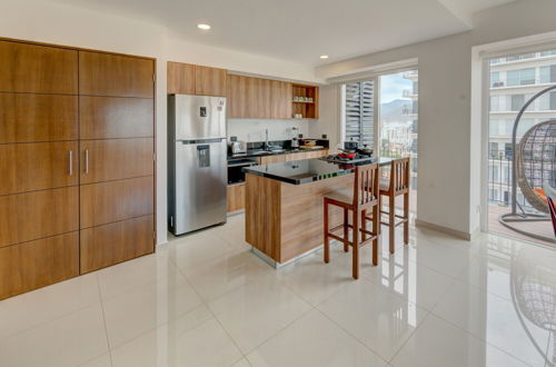 Photo 6 - Spectacular Beach And Mountain View Condo - 5 Min From The Beach