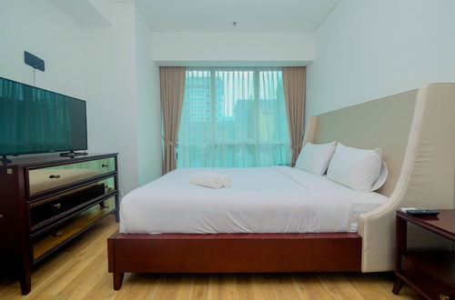 Foto 6 - Cozy 1BR with Workspace at Setiabudi Skygarden Apartment