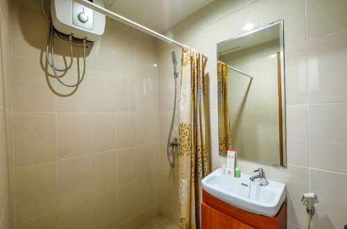 Photo 9 - Well Equipped Studio at The Oasis Apartment Cikarang