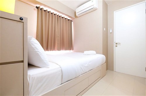 Photo 6 - Modern Minimalist 2 Bedrooms at Bassura City Apartment By Travelio