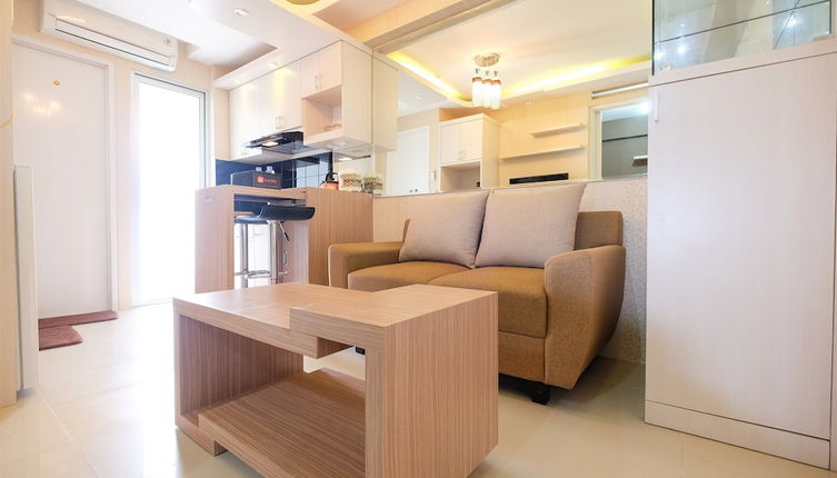 Foto 1 - Modern Minimalist 2 Bedrooms at Bassura City Apartment By Travelio