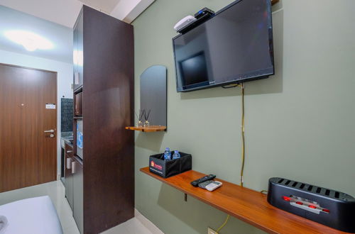 Foto 10 - Fancy And Nice Studio At Transpark Cibubur Apartment