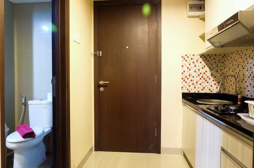 Photo 14 - Modern Furnished Studio Apartment Near MT Haryono And Cawang