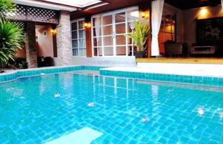 Foto 1 - 4 Bedroom Private Pool Bungalow Walking Street 15 Min Ride Away