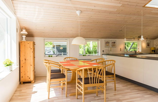 6 Person Holiday Home in Henne - Foto 2
