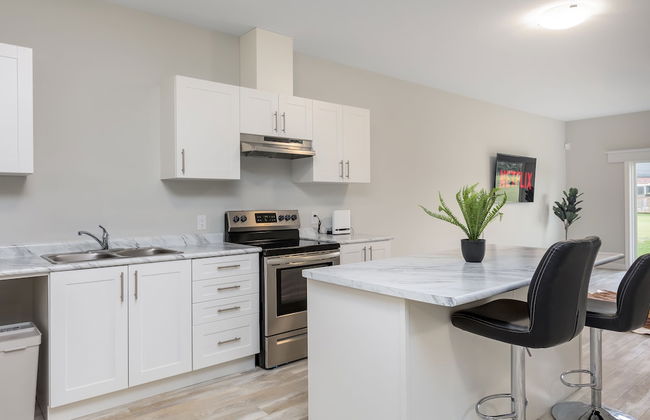 Luxury Bungalow mins Niagara falls & Brock uni - Foto 10