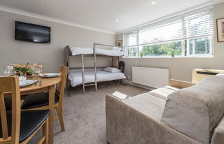 Photo 3 - Stylish Apartment 12 Minutes by Tube From Oxford Street Free Wifi and Ac