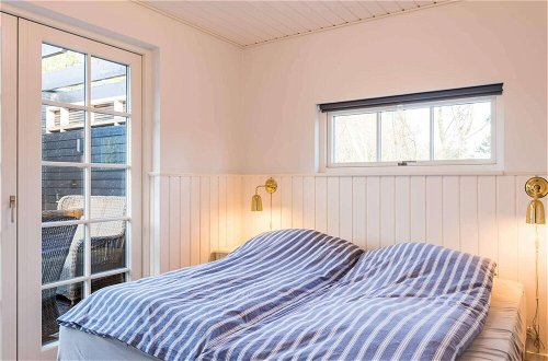 Photo 4 - 8 Person Holiday Home in Blavand