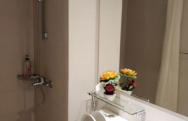 Azure Luxury City Suites by VacationsPH - Photo 8