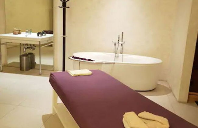 Azure Luxury Beach Suites by VacationsPH - Photo 43