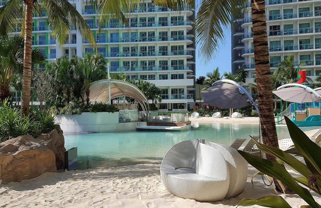 Azure Luxury Beach Suites by VacationsPH - Photo 37